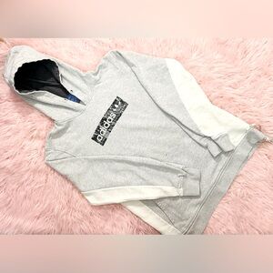 3 Streifen Adidas grey sweater Size UK M